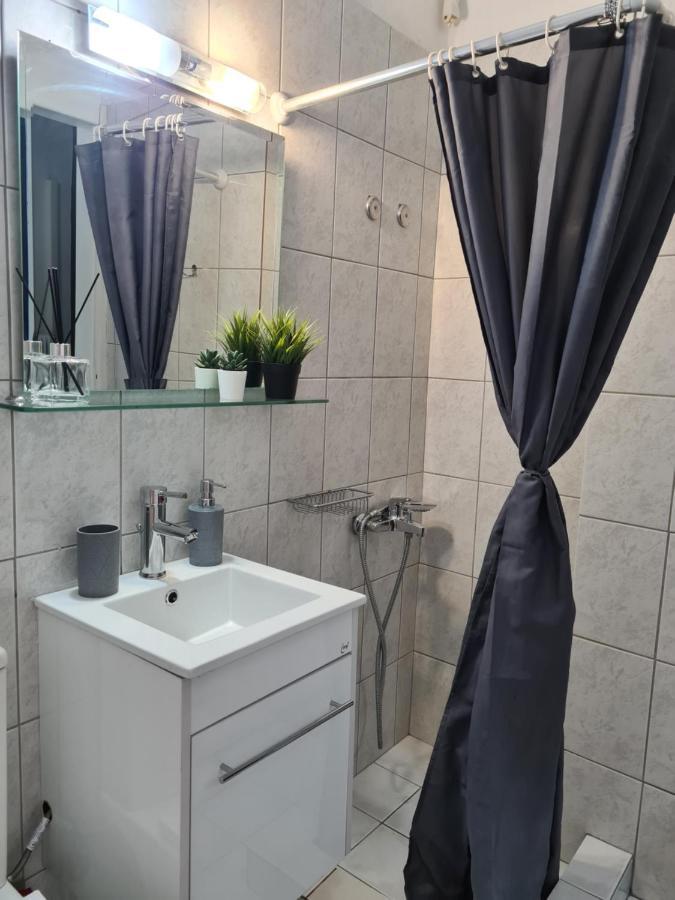 Apartment In The Heart Of The City 3 لاريسا المظهر الخارجي الصورة